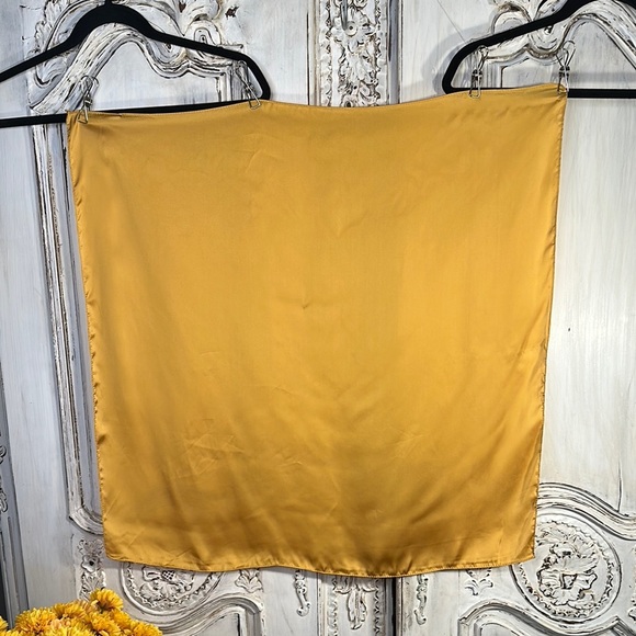 Elegant Gold Silk Scarf - Picture 1 of 1